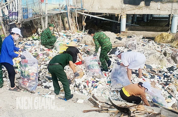 Tổng vệ sinh môi trường tại xã An Sơn 